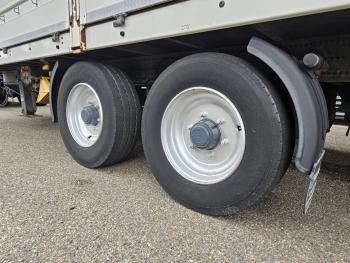 Junge / 2 AXLE TRAILER WITH BOARDS